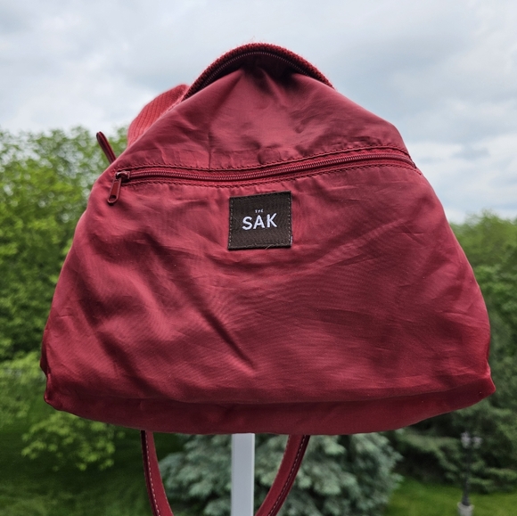 THE SAK Knitted Red Shoulder Handbag - Picture 4 of 7